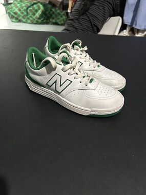 New Balance White & Green Low-Top Sneakers youth size 5